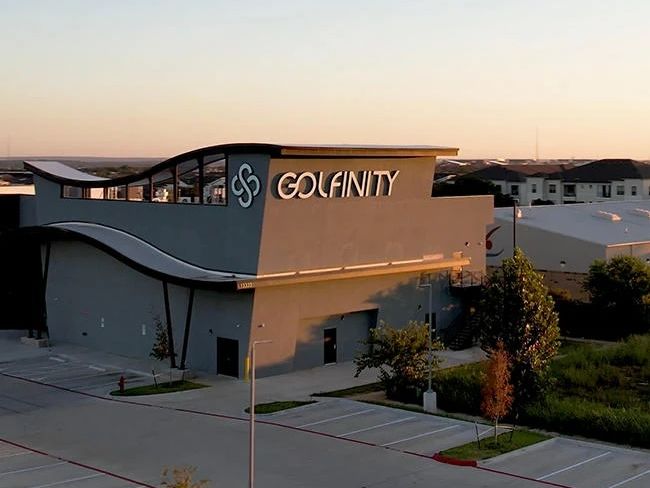Golfinity hero
